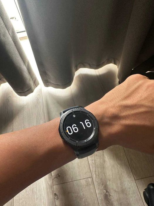 Смарт-часы Samsung Gear S3 Frontier