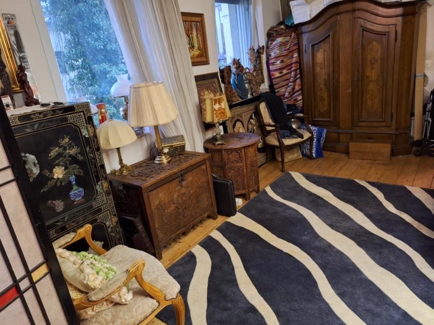 СПЕШНО Сграда Германия Крефелд 5 апартамнета 350 кв само за 360000 евр