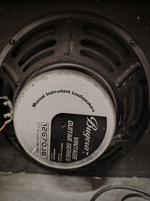 Гитарный комбик BEHRINGER LX -112 V-Ampire 70 вт