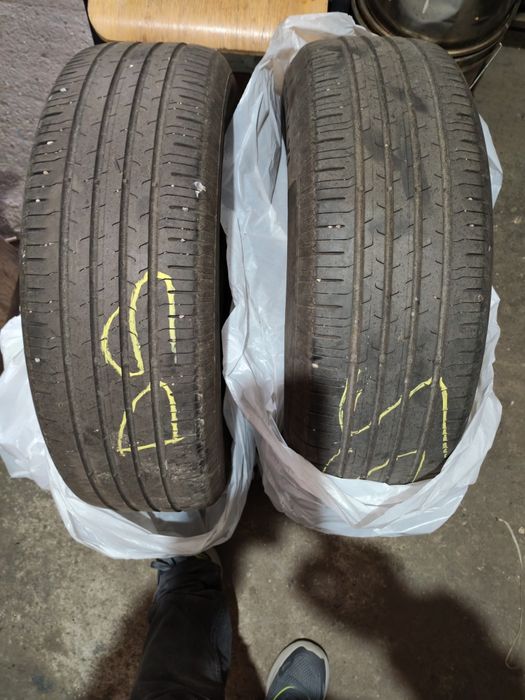 Vând anvelope vară 2 Buc. Continental 215/65R 17 VXl dot2023