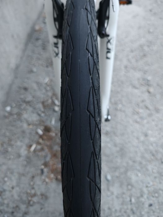 Bicicleta BMW 26 zoll alb perlat marime 175-185 cm Shimano Alivio 24 viteze