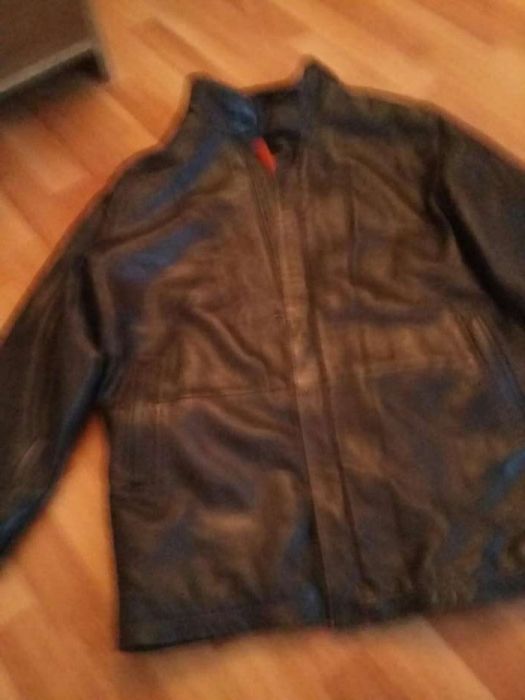 Vând haina piele bărbătească