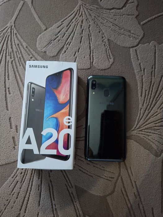 Самсунг Galaxy A20 e
