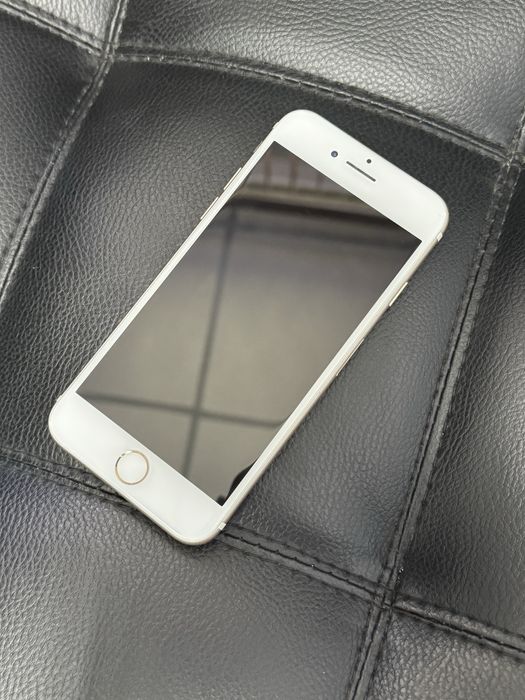 Продаю Iphone 7 золотой