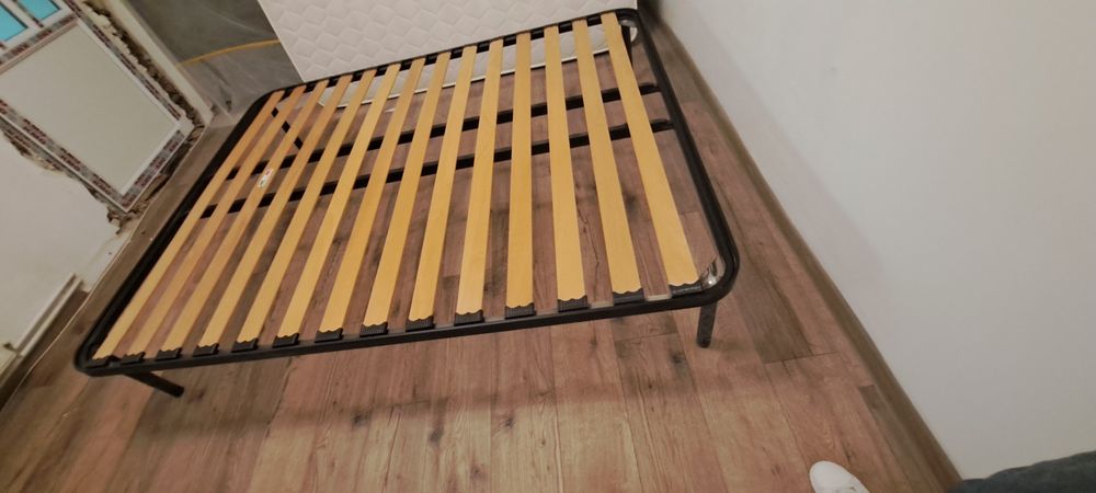 Vând Somieră+Saltea  160/200 cm