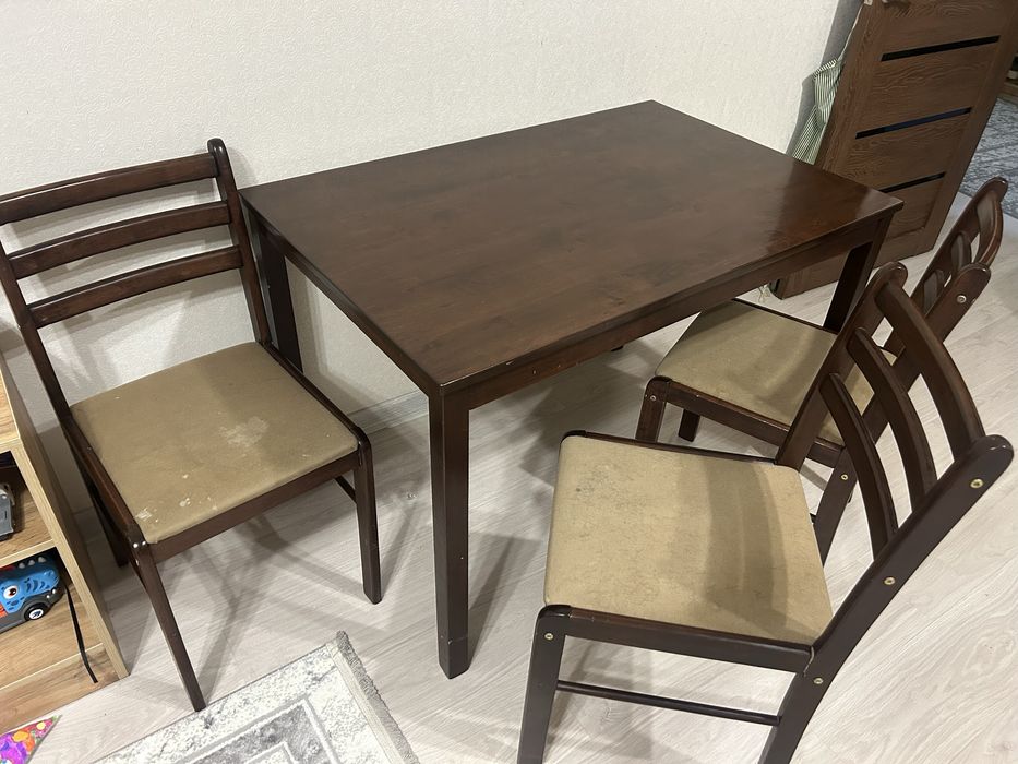 Продам стол и 3 стула