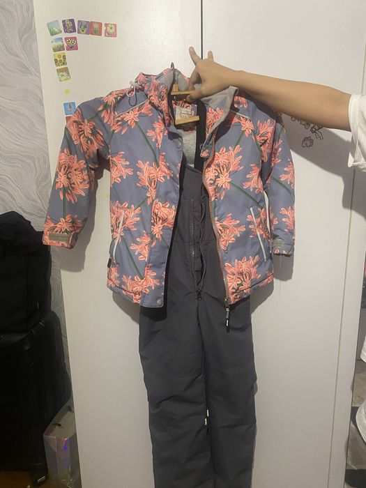 Продам костюм на весну