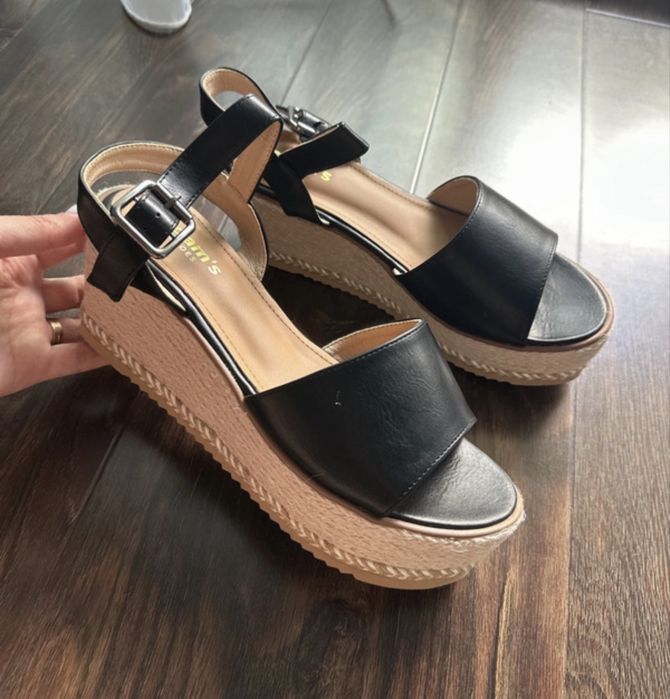 Sandale cu platforma