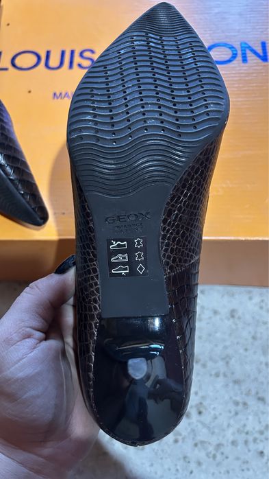 Pantofi din piele naturală Geox autentici