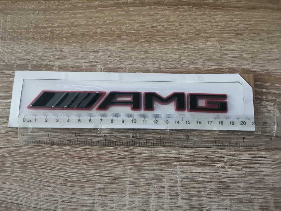 Mercedes Benz AMG черна емблема с червен кант