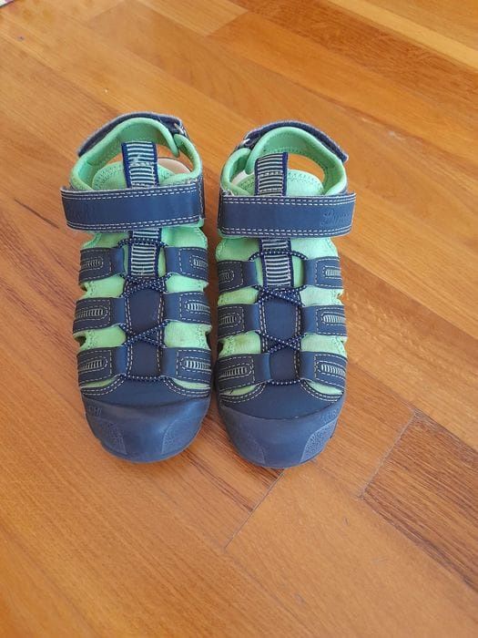 Vând sandale copii 33