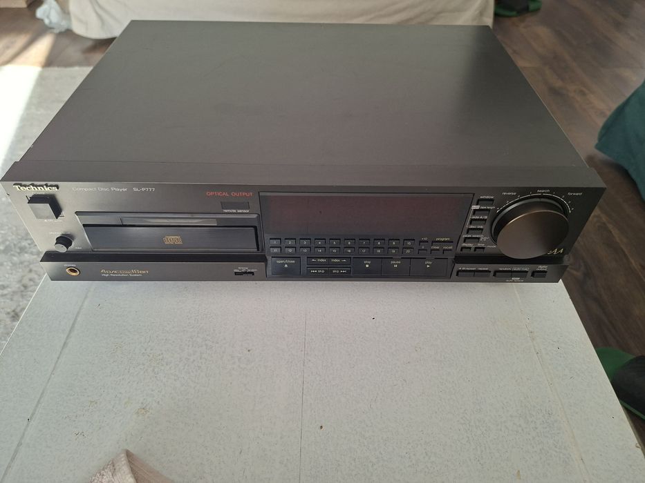 REZERVAT! Technics SL-P 777 cd player high end