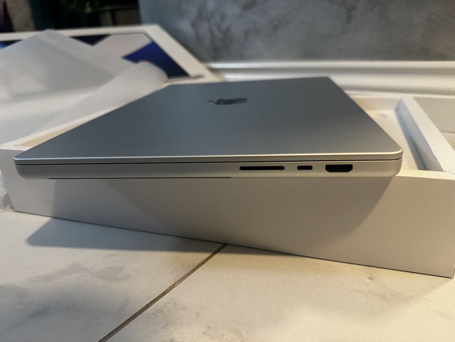 MacBook Pro 16” 1TB ssd / Apple M chip / 70 cicluri / factura / full b