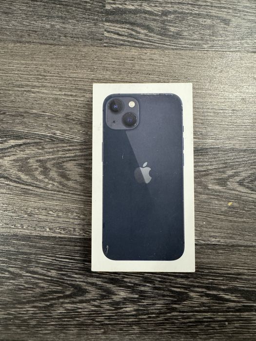 Продам Айфон 13 128 гб новый не открытый