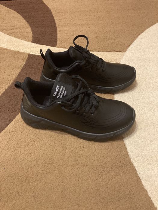 Чисто нови маратонки