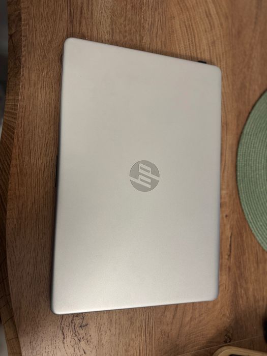 HP Laptop 15s-fq1000nu