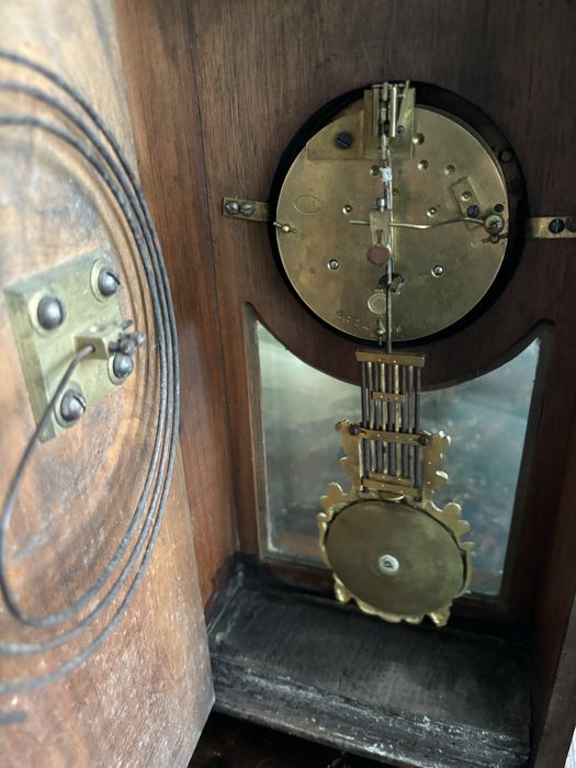 Ceas vechi cu pendul Vincenti