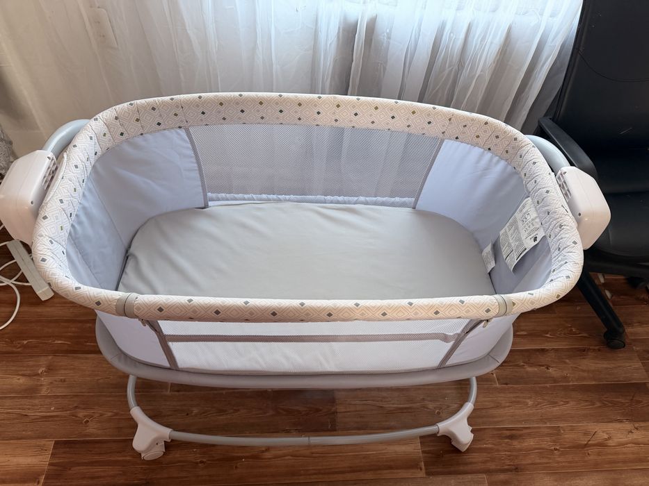 Продам детский электрический манеж