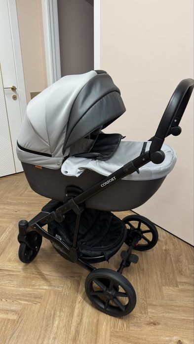 Коляска Pituso Confort
