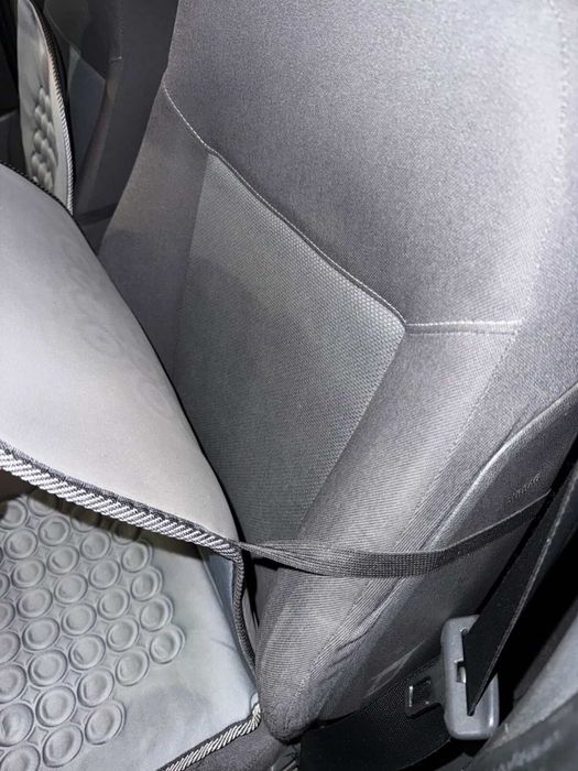 Продавам комплект автомобилни масажиращи подложки за предни седалки.