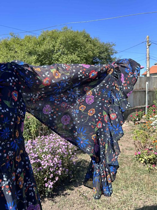 Дамска ефирна рокля с дълги ръкави