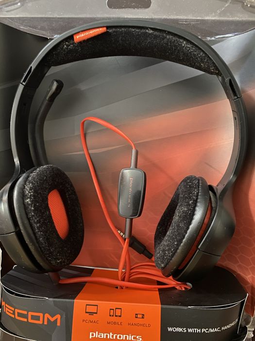 Наушники с микрофоном