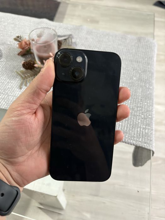 Vand iphone 14 culoare neagra.