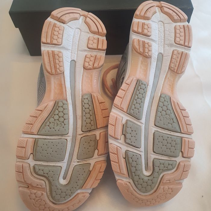 Adidasi OAsics mas 41,5