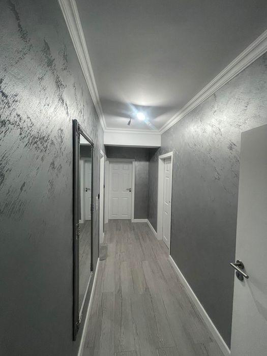 Продава се Тристаен апартамент в Пловдив, Христо Смирненски - 104 кв.м за 1923 €/кв.м - Снимка #3