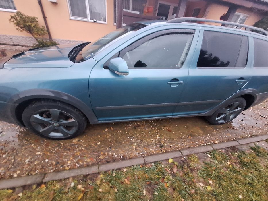 Vând skoda octavia scout 4x4