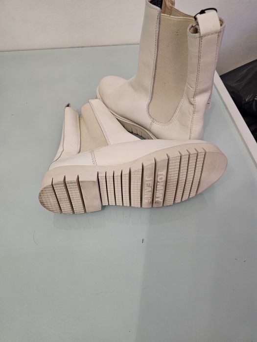 Pantofi sport si pantofi casual