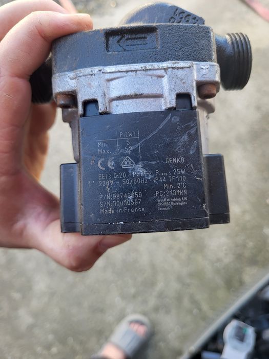 Vând pompe grundfos si willo