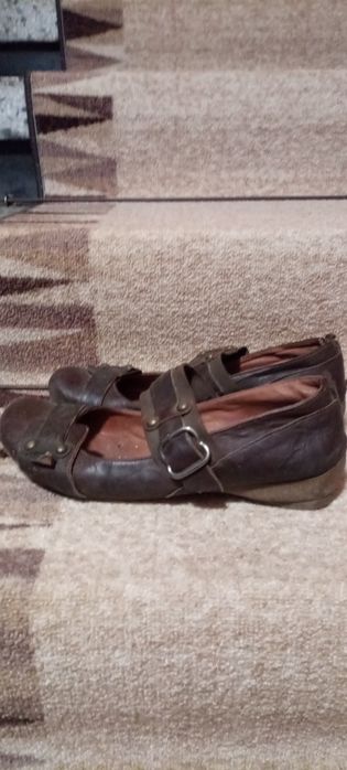 Дамски обувки тип сабо и затворени