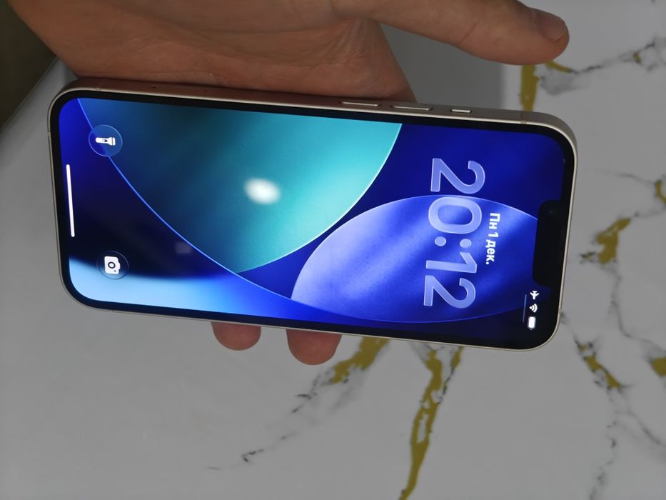 iPhone 13, 128гб в белом цвете