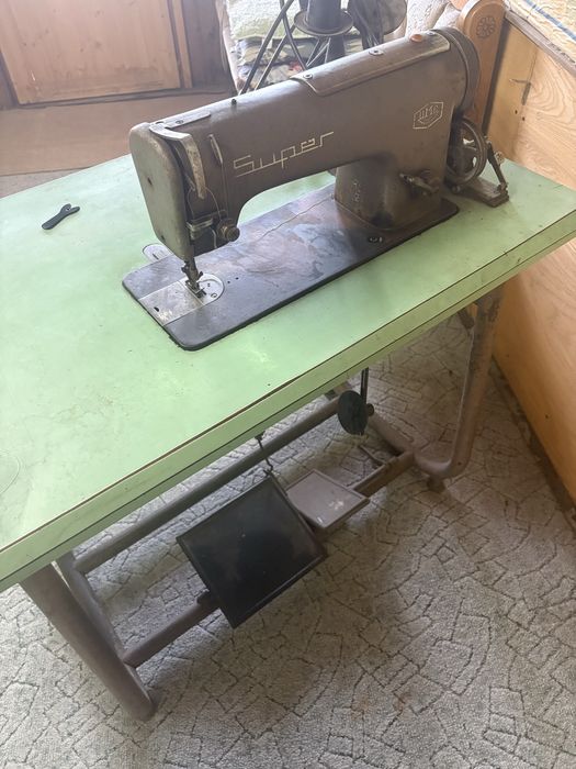 Masina de cusut electrica