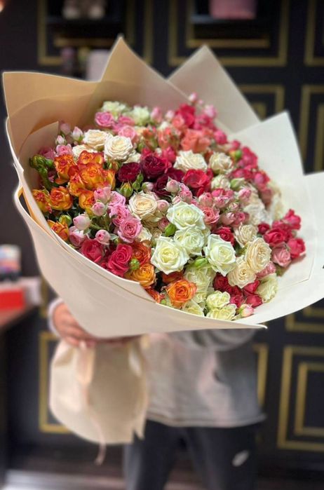 Цветы подарки розы