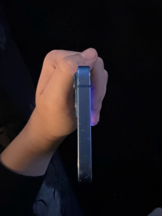 Продам iphone 13 на 128гб вместе с коробкой