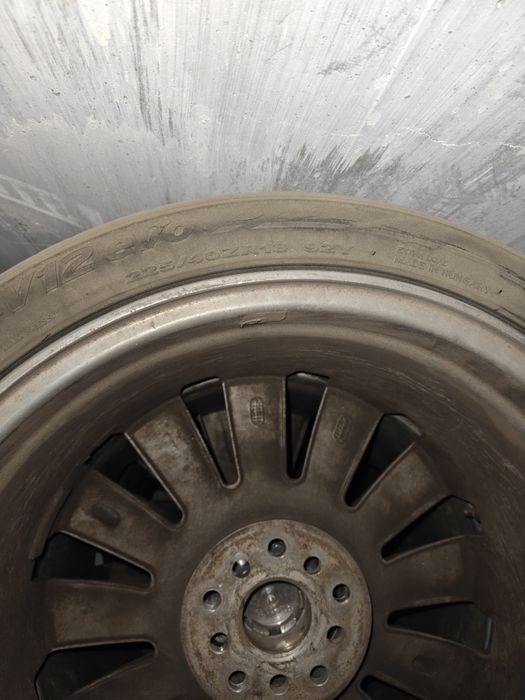 225/40 r18 продам диски с шипами.