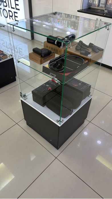 Продам торговую витрину 2 штуки