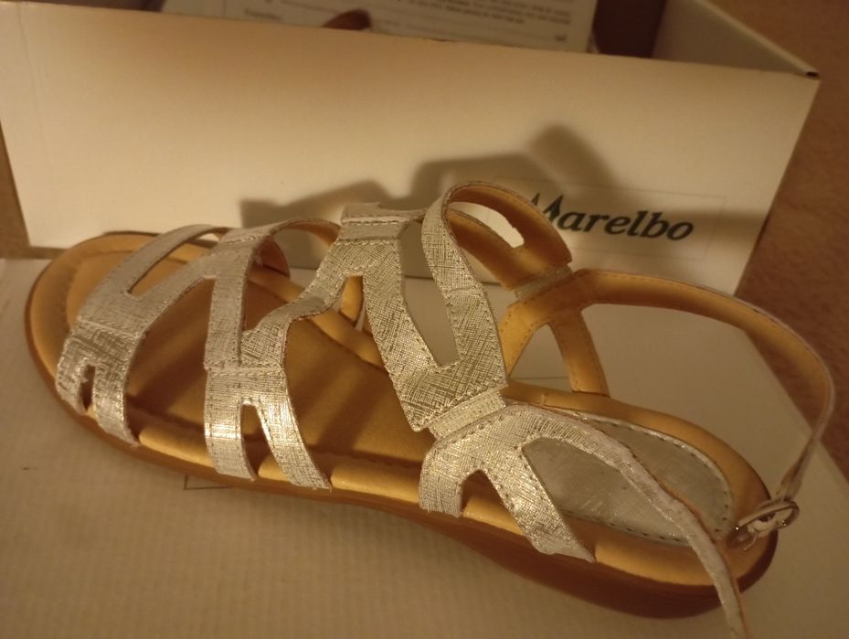 Sandale argintii noi Marelbo mar 40 cu 26,8 cm interior