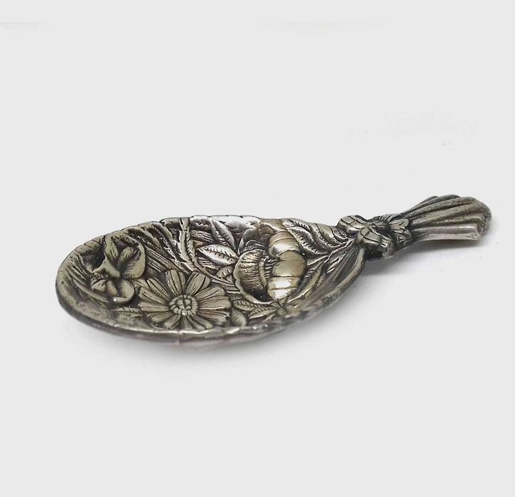 Много красива сребърна лъжица ръчна изработка