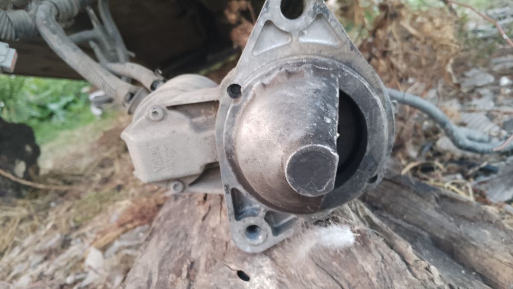 Стартер и генератор  с ниссан премьера Р 11