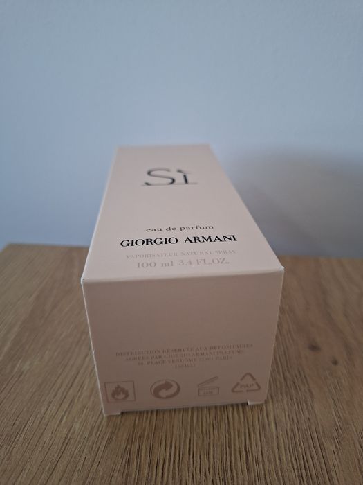 Giorgio Armani Sì parfum femei nou