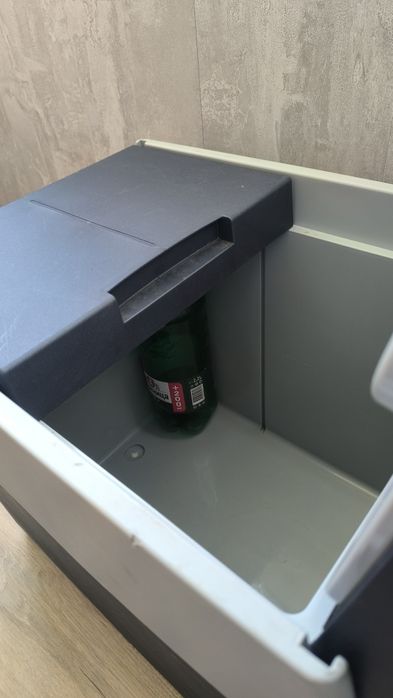 Комбинирана хладилна чанта Mobicool W48 12/220 волта 48 литра .