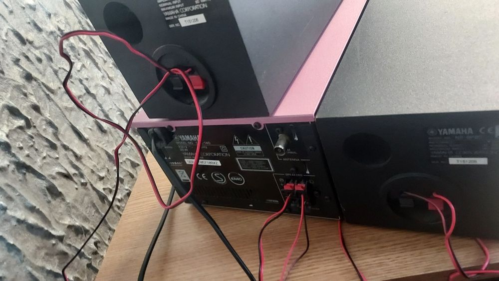 CD Player Yamaha 60watt bass profund