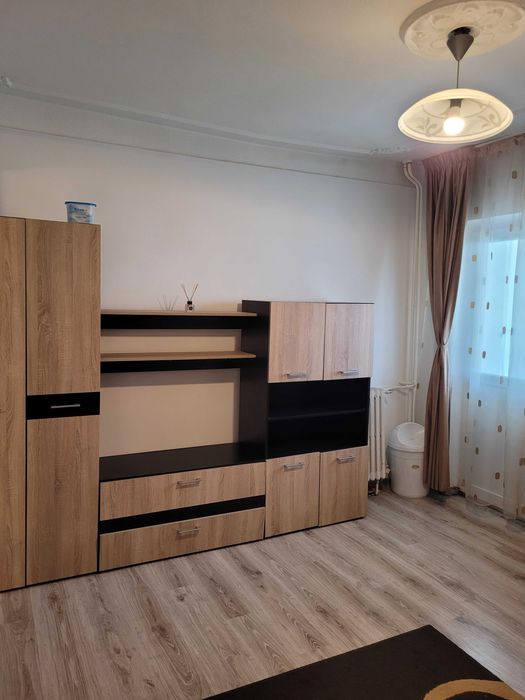 Închiriez apartament 1 camera Poitiers Iași