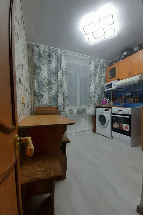 Продам 4комнатную квартиру в центре