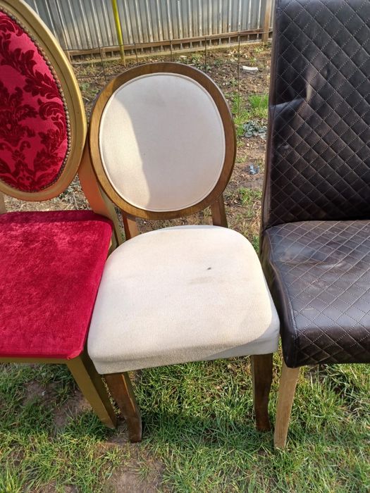 Vand scaune , mese , vesela