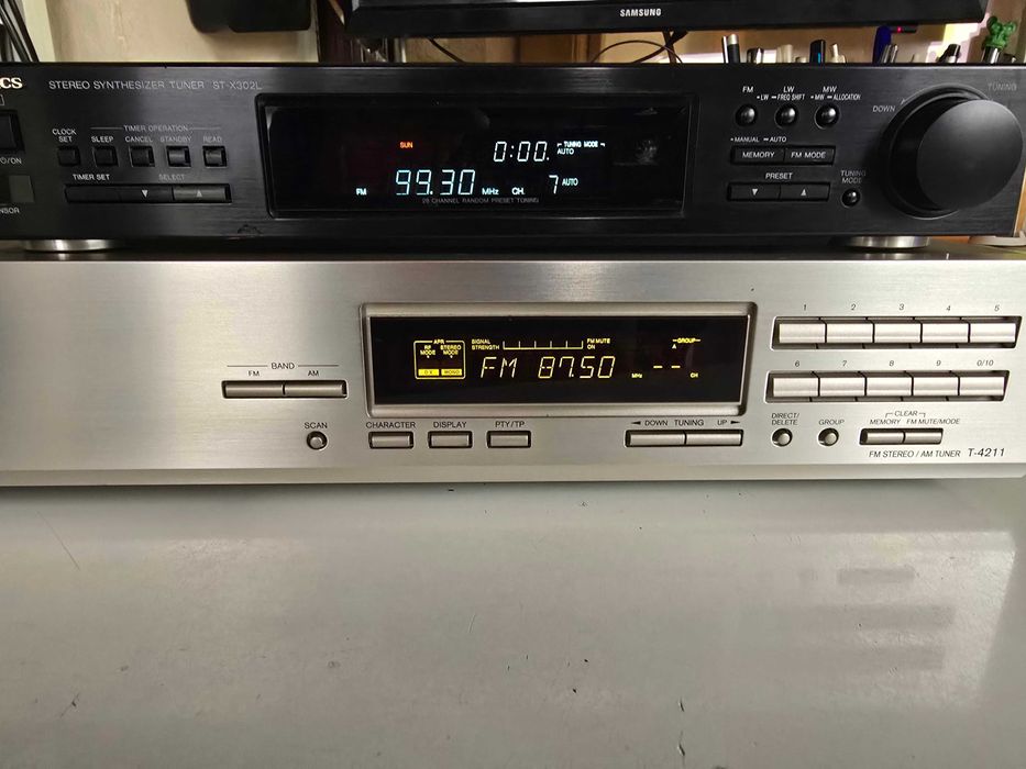 Vand radio Onkyo  T-4211 RDS / Technics ST-X302L