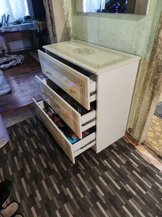 Комод для спальни